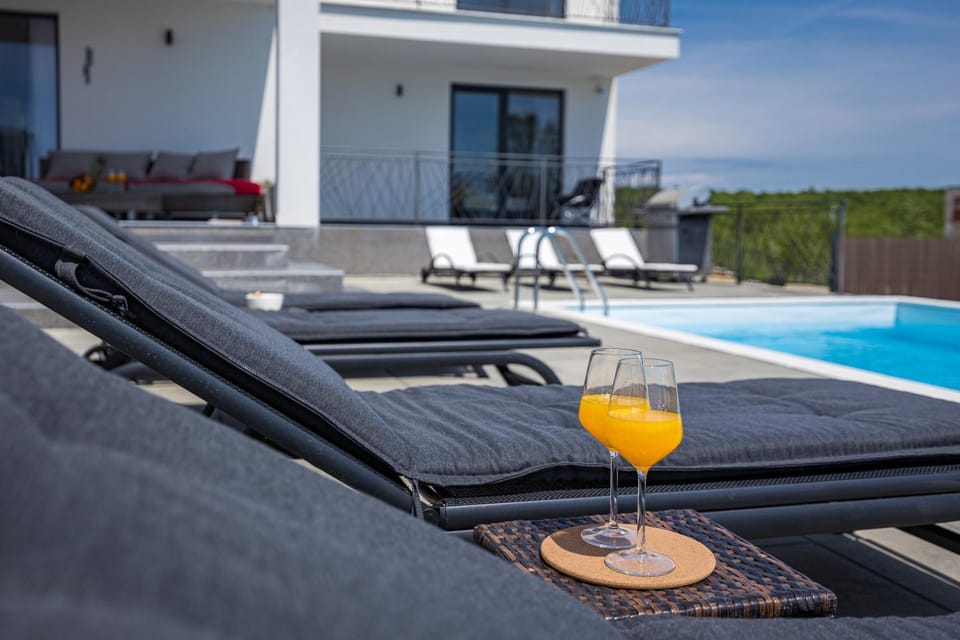 Villa Angie with Heated Pool Villa in Vodnjan