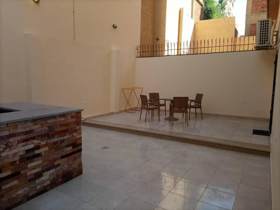 Eco Inn: Sherook66B2 1 BR Apartment With Garden Apartment in Cairo Governorate