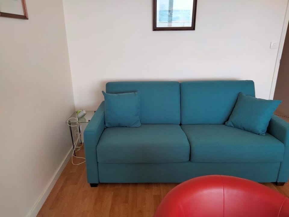 Studio Face Mer au Cœur des Sables d'Olonne - Balcon Sud, Équipé, 2 pers. - FR-1-331-218 Apartment in Les Sables-d'Olonne