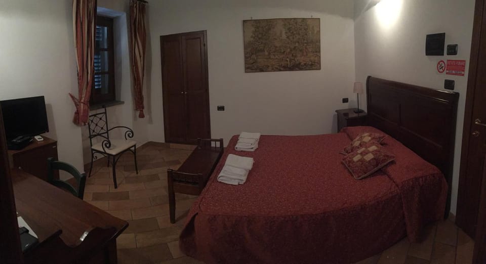 Shower, Toilet, Bathroom, TV and multimedia, Bedroom, Swimming pool
