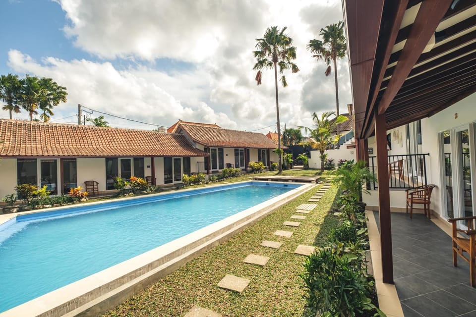 Property building, Swimming pool, Swimming pool
