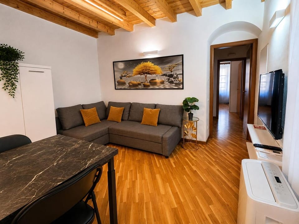 LB - Stella Apartment Center Apartment in Bergamo