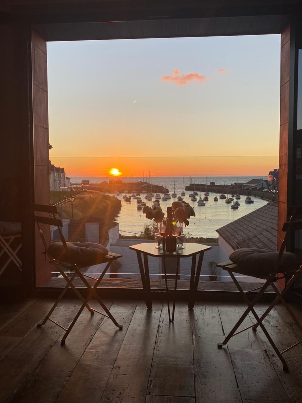 Aberaeron Island House - Panoramic Harbour Views House in Wales