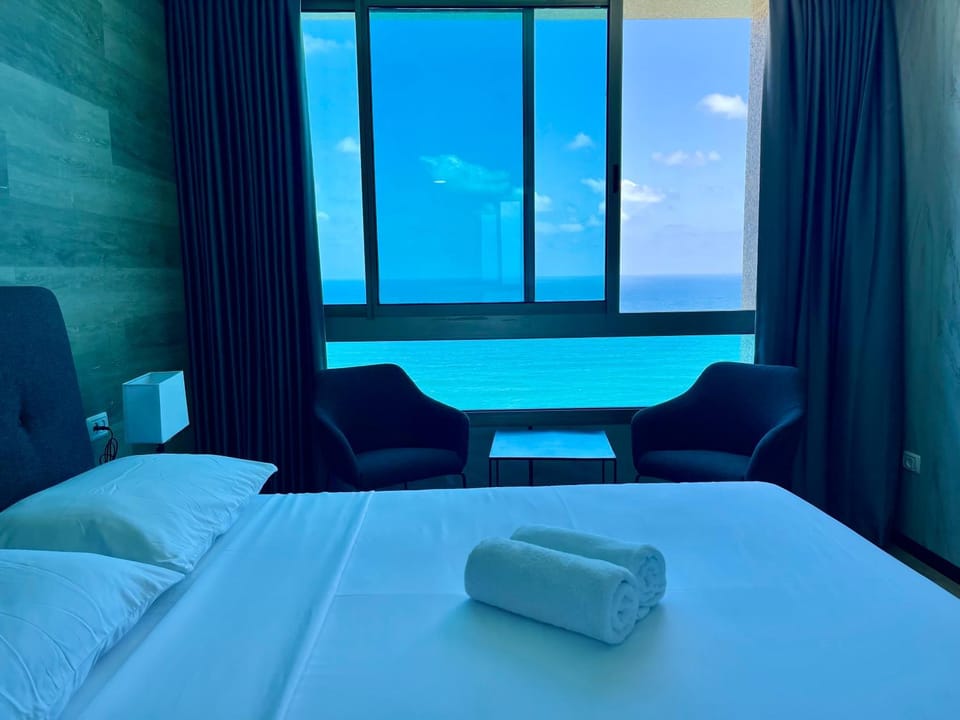 Bed, Bedroom, Sea view