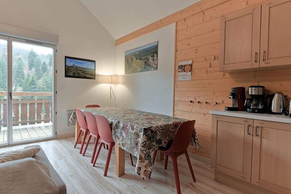 Coffee/tea facilities, Dining area, toaster