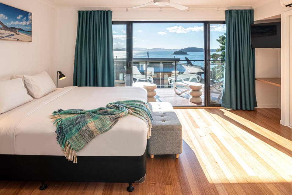 Bed, Balcony/Terrace, Bedroom, Sea view, towels