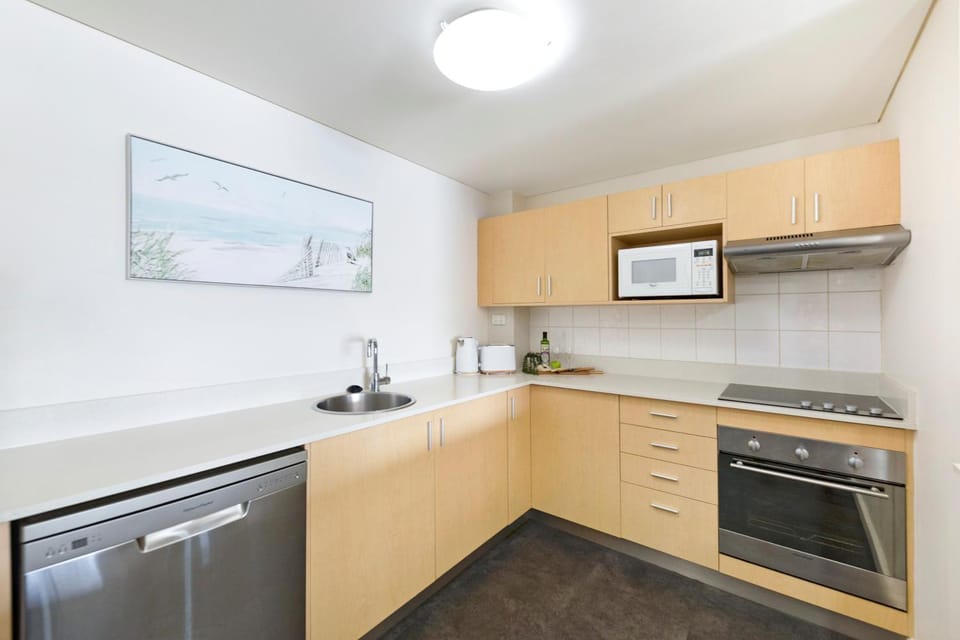 Kitchen or kitchenette, pet friendly