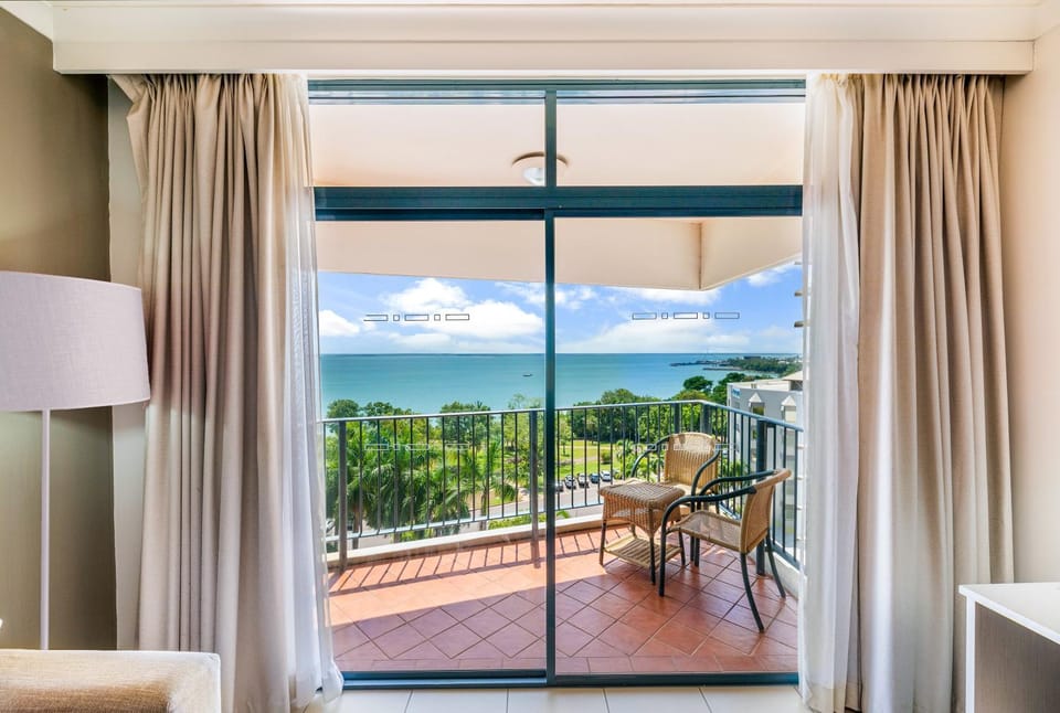 View (from property/room), Balcony/Terrace, Sea view