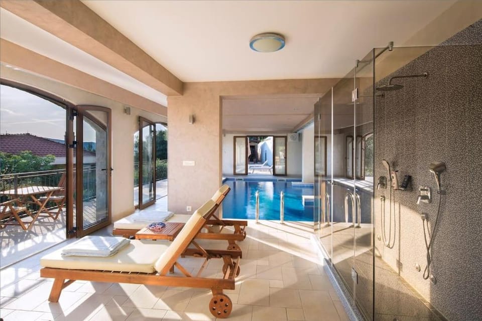 Pool view, Swimming pool