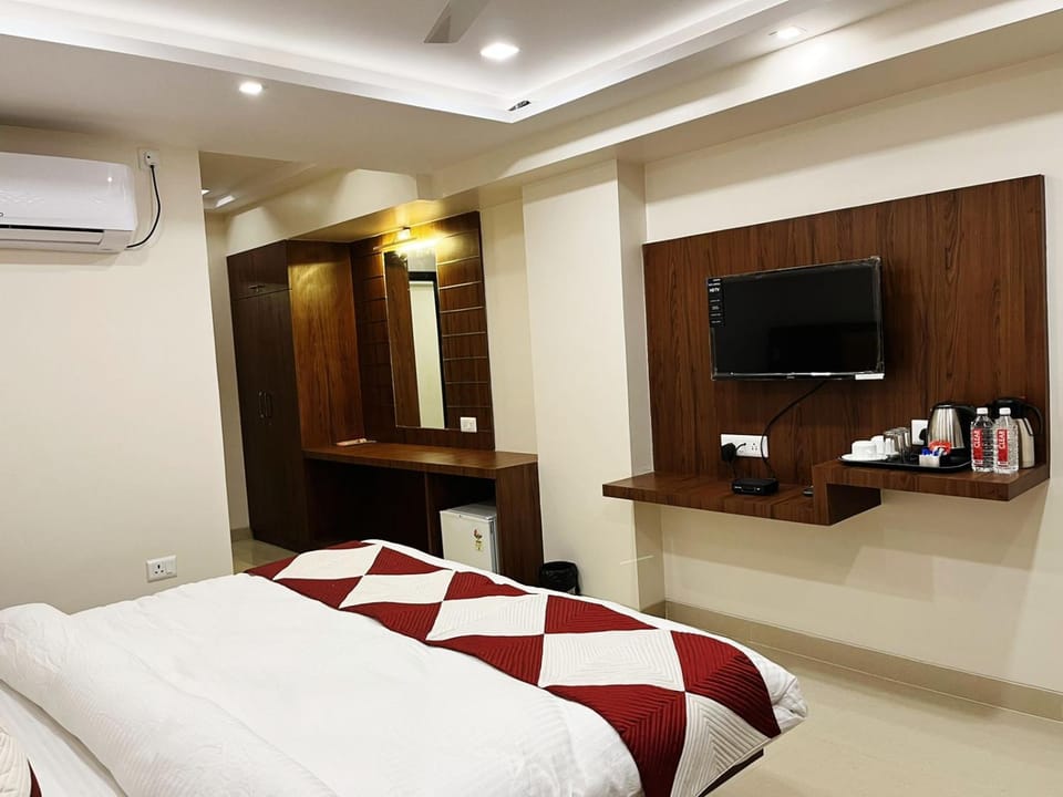 Communal lounge/ TV room, TV and multimedia, Kitchen or kitchenette, Photo of the whole room, air conditioner