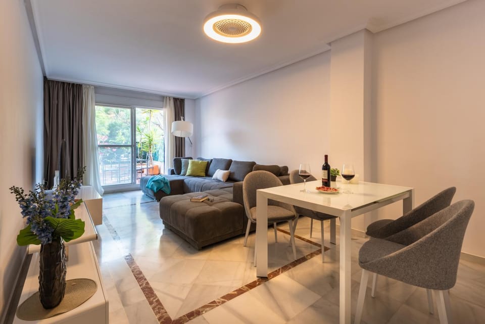 Living room, Seating area, Dining area