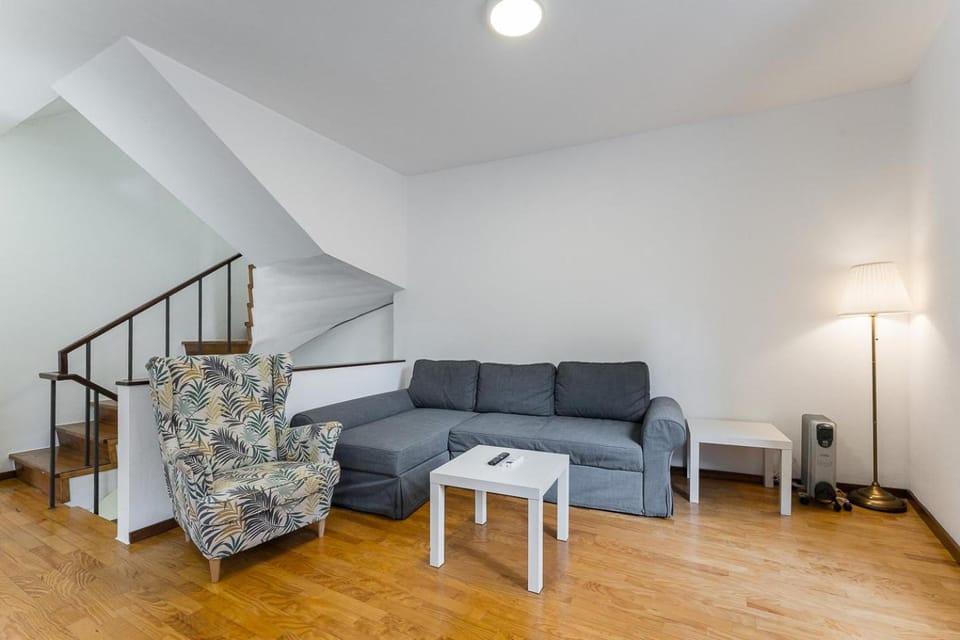GuestReady - Modern Duplex, Neo-Classical Building House in Porto