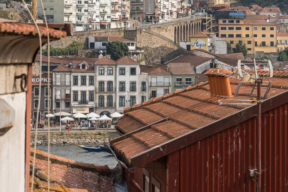 GuestReady - Modern Duplex, Neo-Classical Building House in Porto