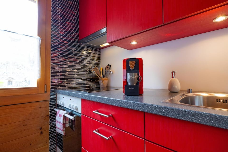 Coffee/tea facilities, Kitchen or kitchenette