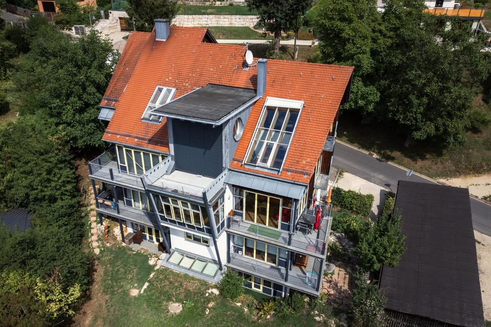 Property building, Bird's eye view, Garden, Balcony/Terrace