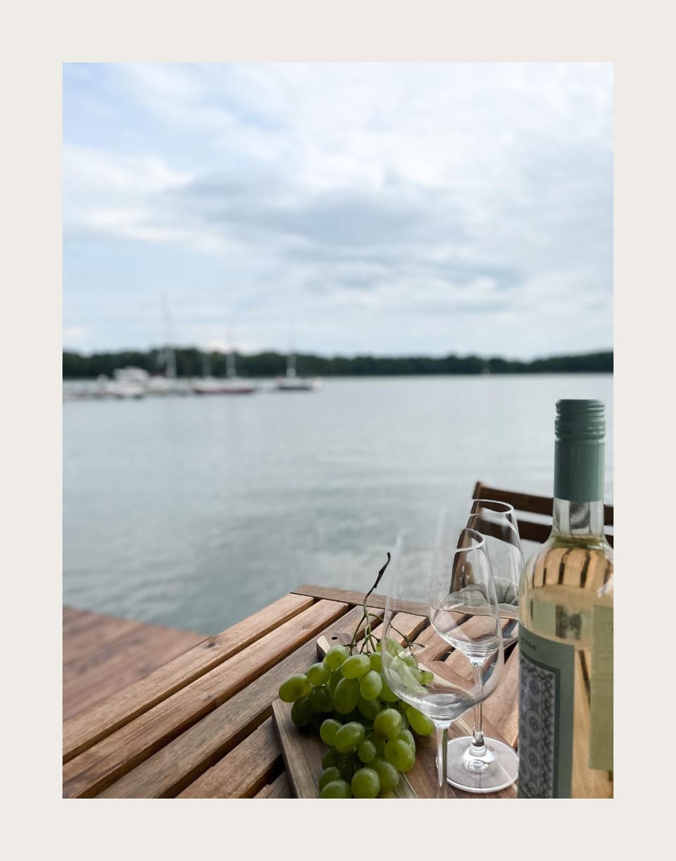 Natural landscape, Balcony/Terrace, Lake view