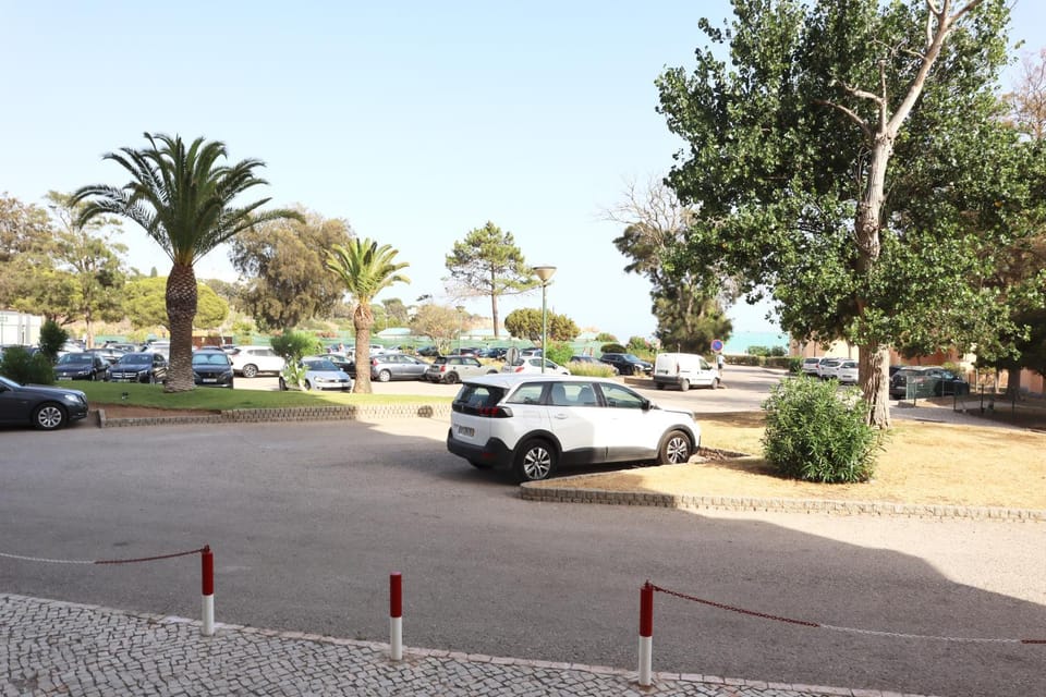 Spring, Off site, People, Summer, Street view, Area and facilities, young children, older children, Family, Parking