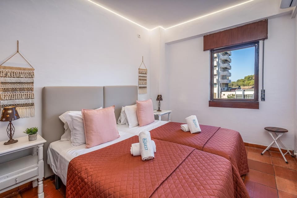 Property building, Spring, Bed, Summer, View (from property/room), Photo of the whole room, Decorative detail, Decorative detail, Bedroom, On site, Guests, children, older children, Family