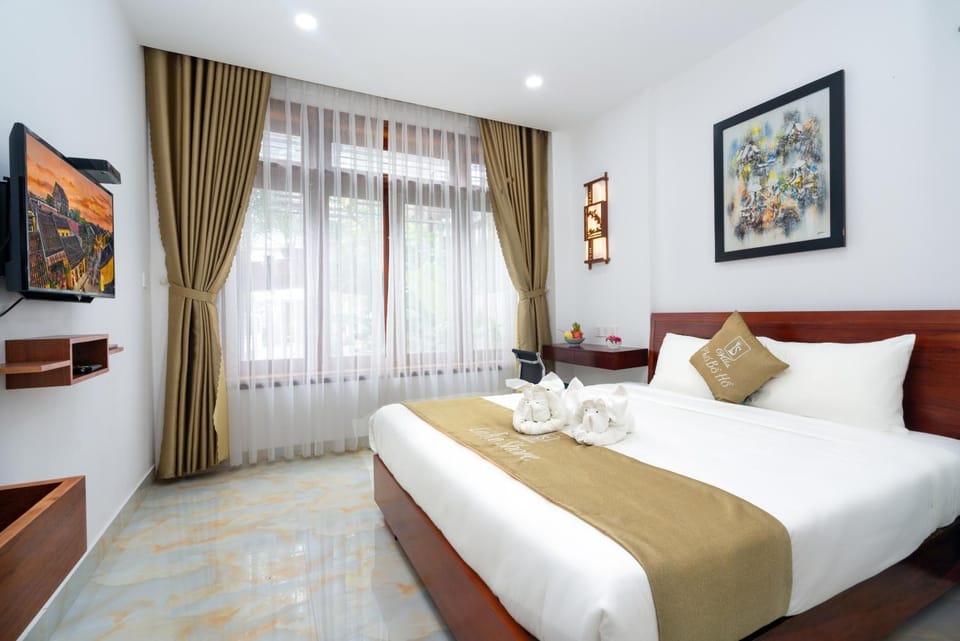 Villa Lake Shore Hoi An Hotel in Hoi An