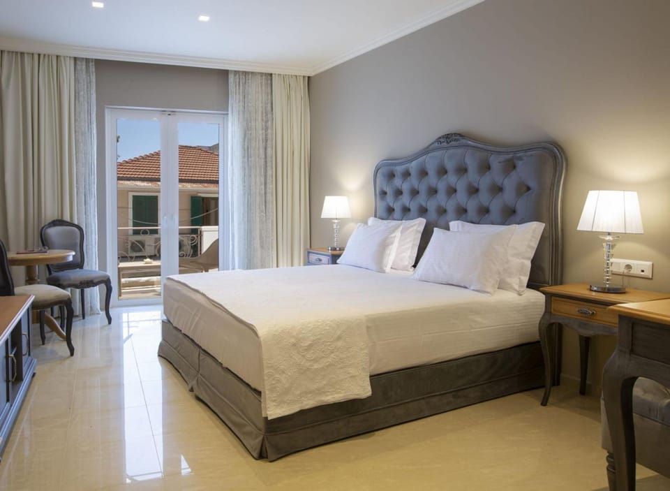 VK Luxury Suites With Private Parking Apartment in Nydri