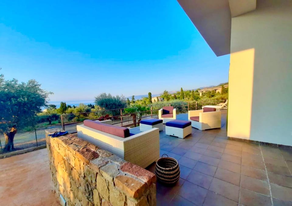 Patio, Balcony/Terrace