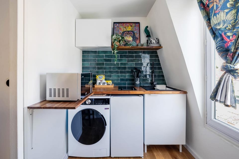 Studio Exotique Hyper-Centre Enghien 12min Paris Apartment in Île-de-France