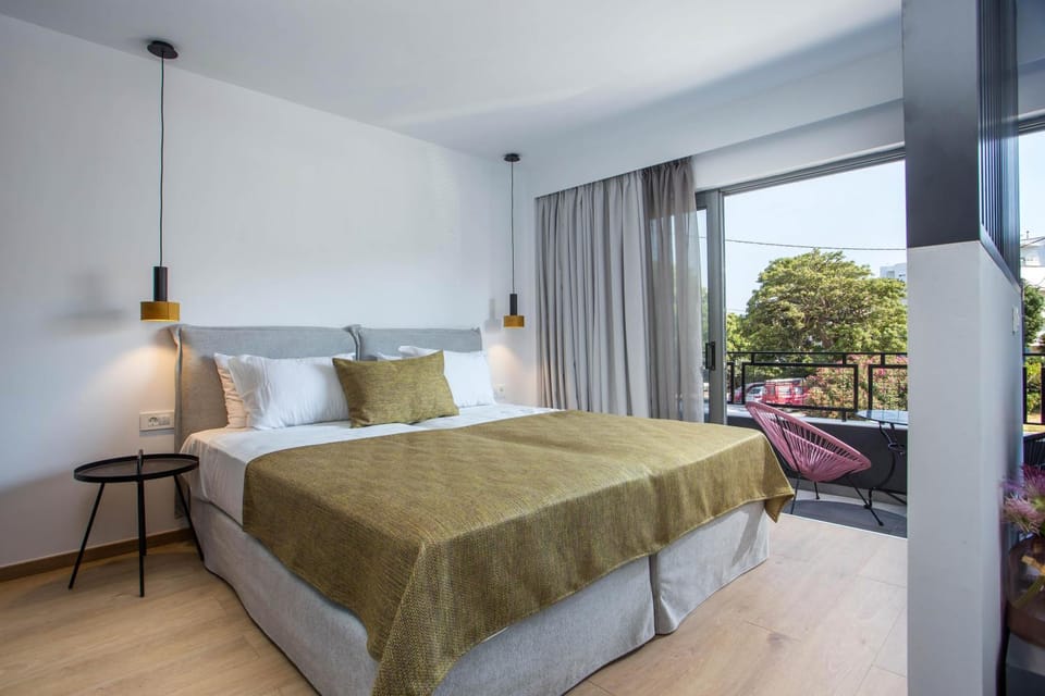 Bed, Balcony/Terrace, Bedroom