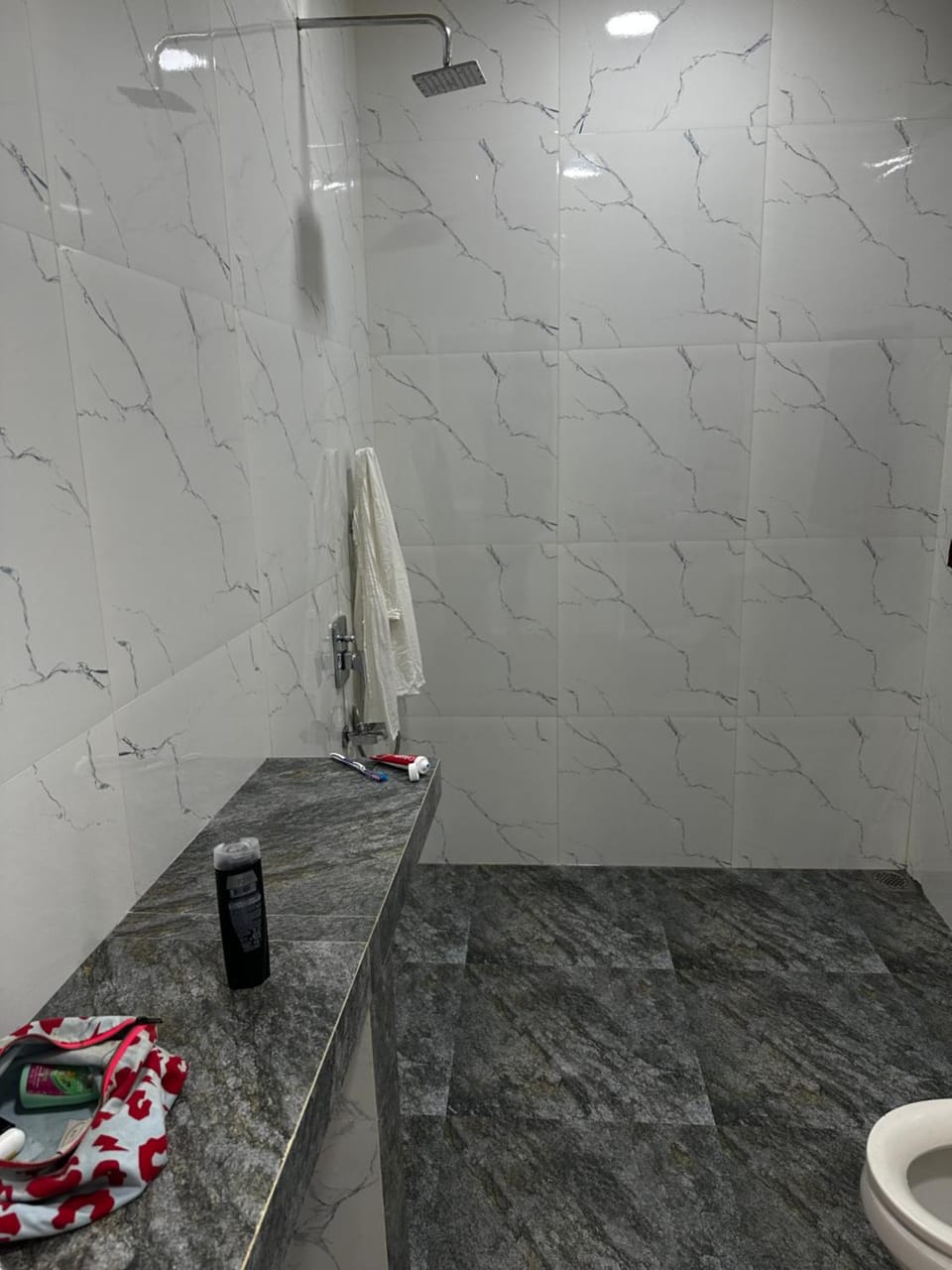 Shower, Bathroom, towels
