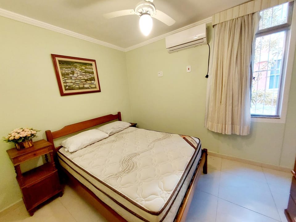 Bed, Photo of the whole room, Bedroom, air conditioner