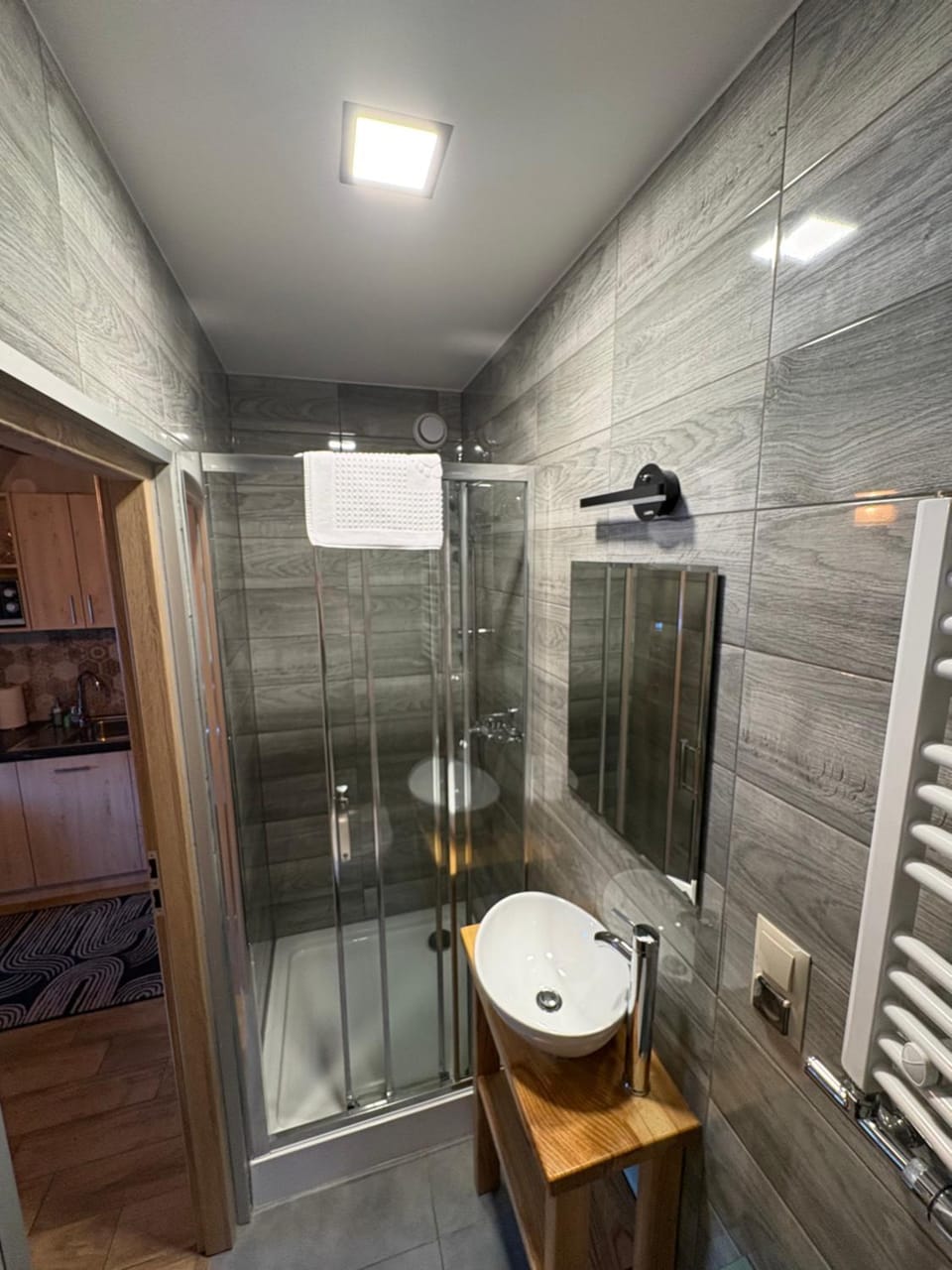 Shower, Bathroom, towels