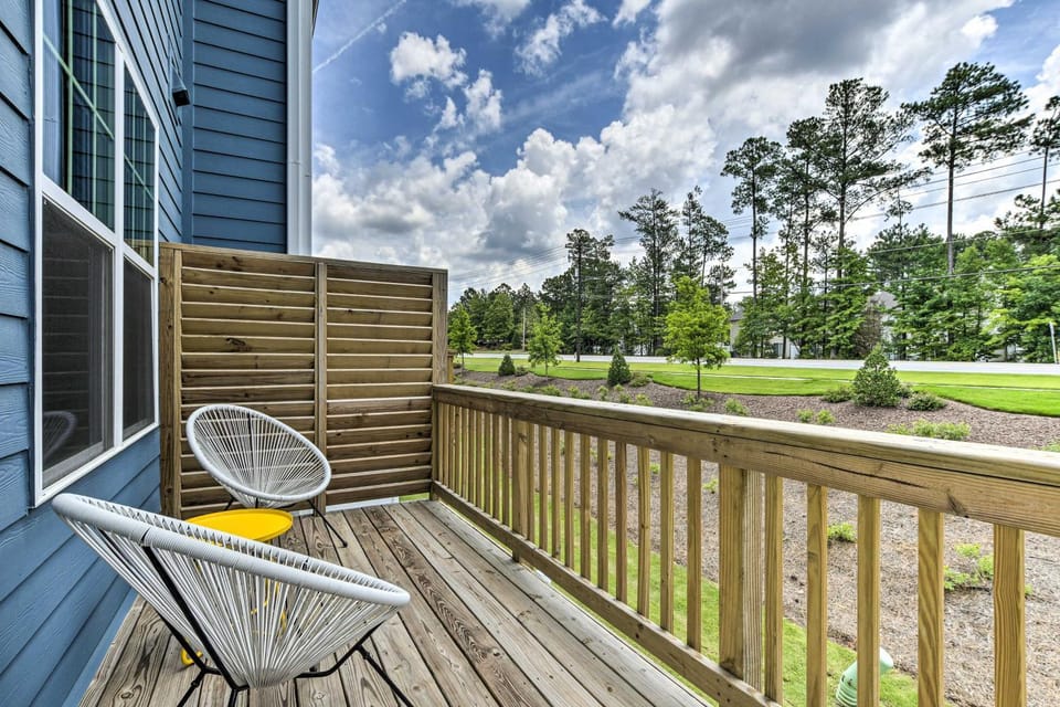 Sleek Durham Townhome Near Dtwn w/ Balcony! House in Durham