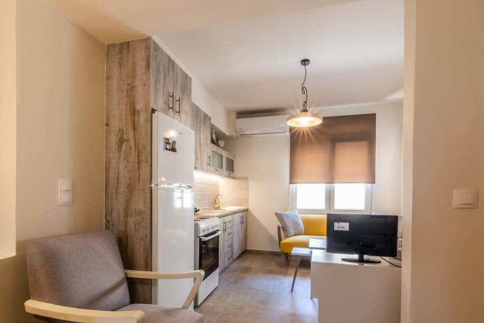 Kitchen or kitchenette, Living room, Seating area