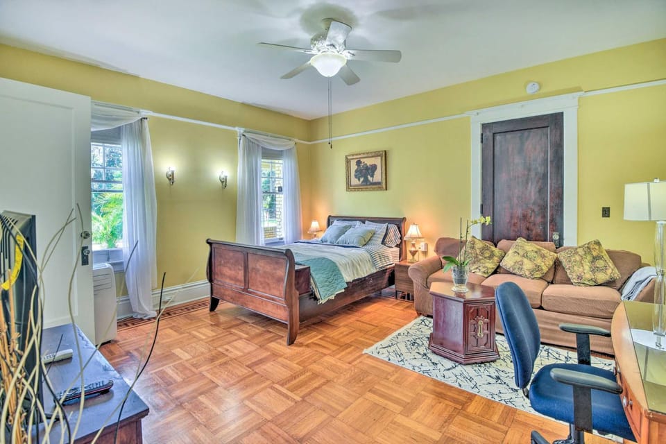Historic Crescent City Studio - Lakefront w/ Dock! Apartment in Crescent City