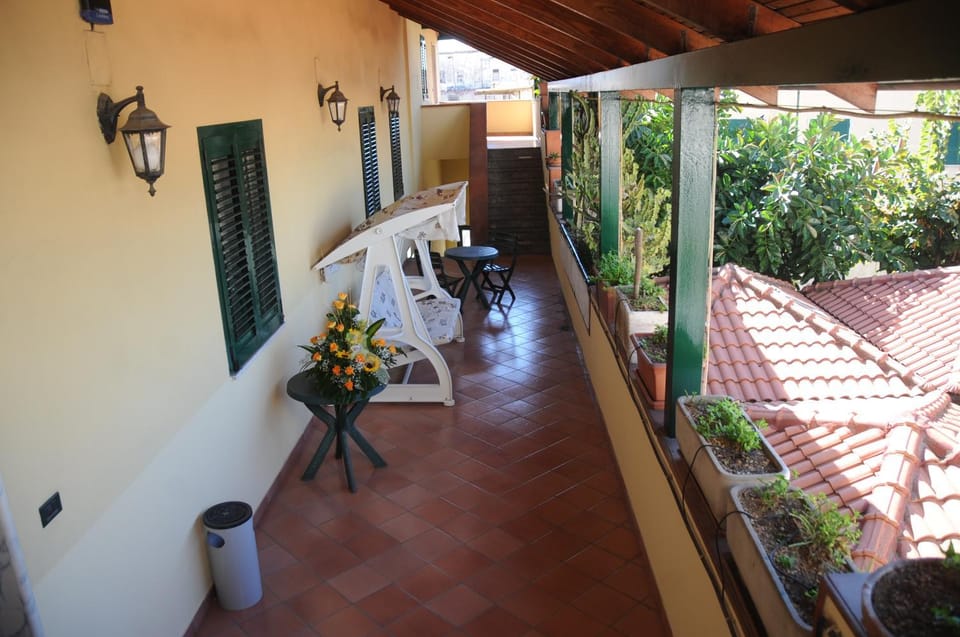 Balcony/Terrace, City view, Garden view, Street view