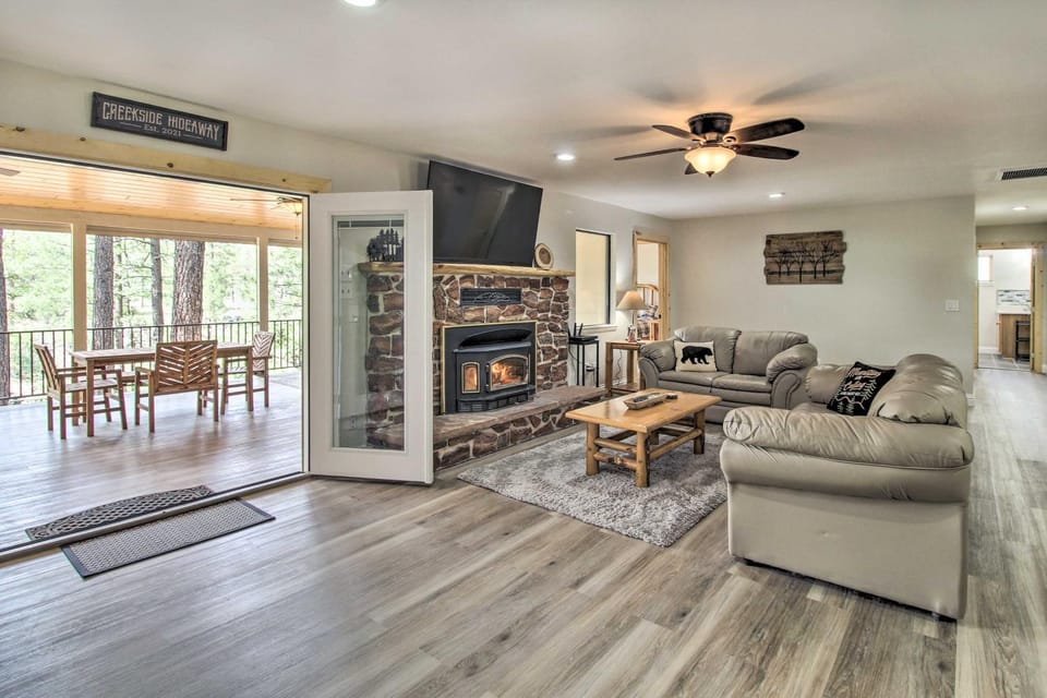 Family Cabin w/ Game Room! 32 Mi to Sunrise Resort Cabin in Pinetop-Lakeside