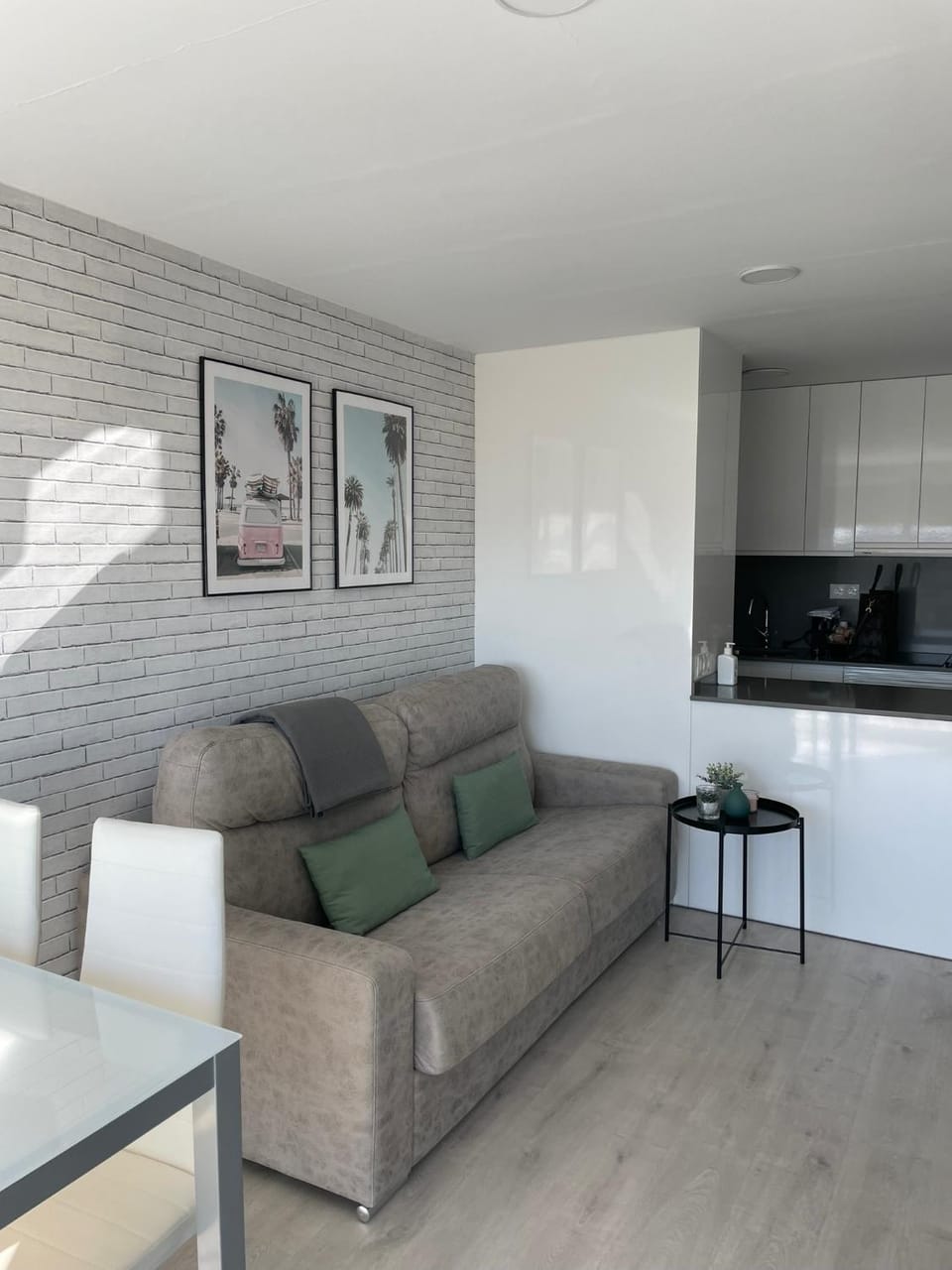 Kitchen or kitchenette, Living room, Seating area