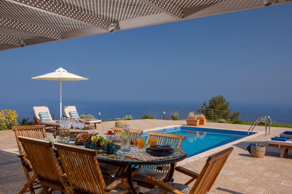 Day, Balcony/Terrace, Dining area, Pool view, Sea view, Sea view, Swimming pool, sunbed