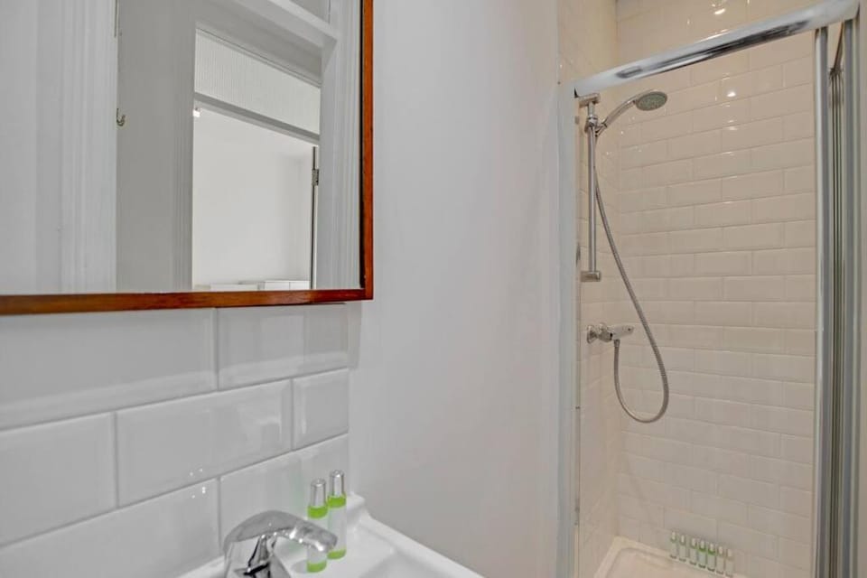 Flat C, Old Street Apartment in London Borough of Islington