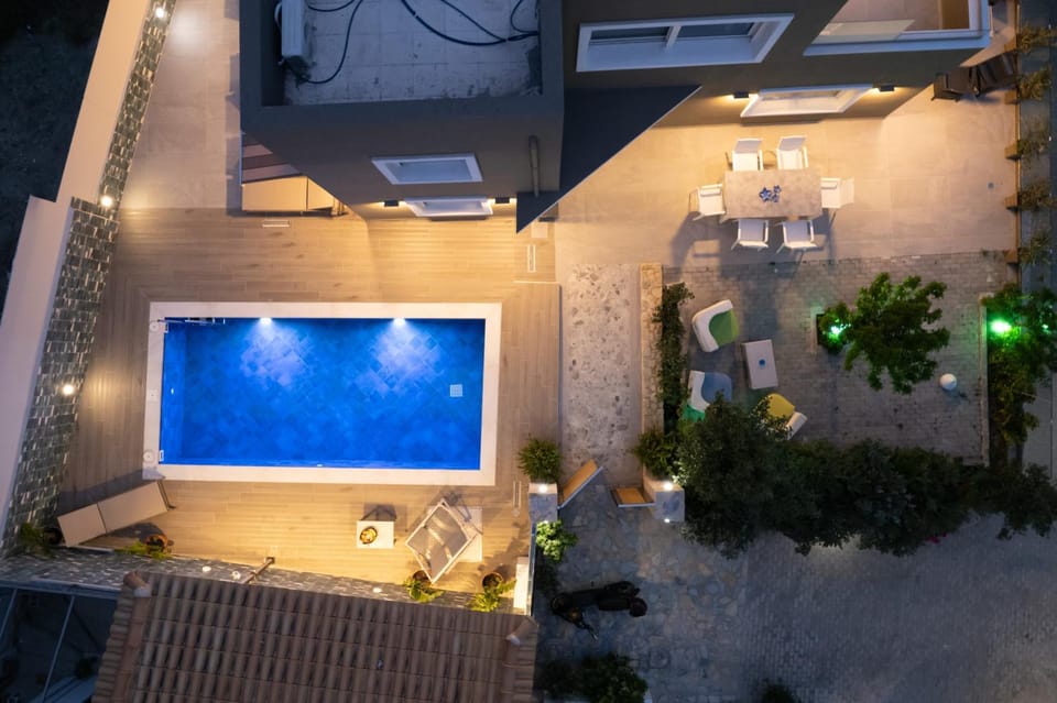 Property building, Pool view, Pool view, Swimming pool, Swimming pool