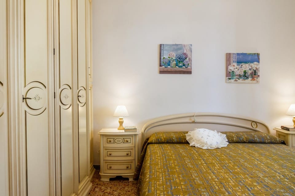 Living room, Bedroom