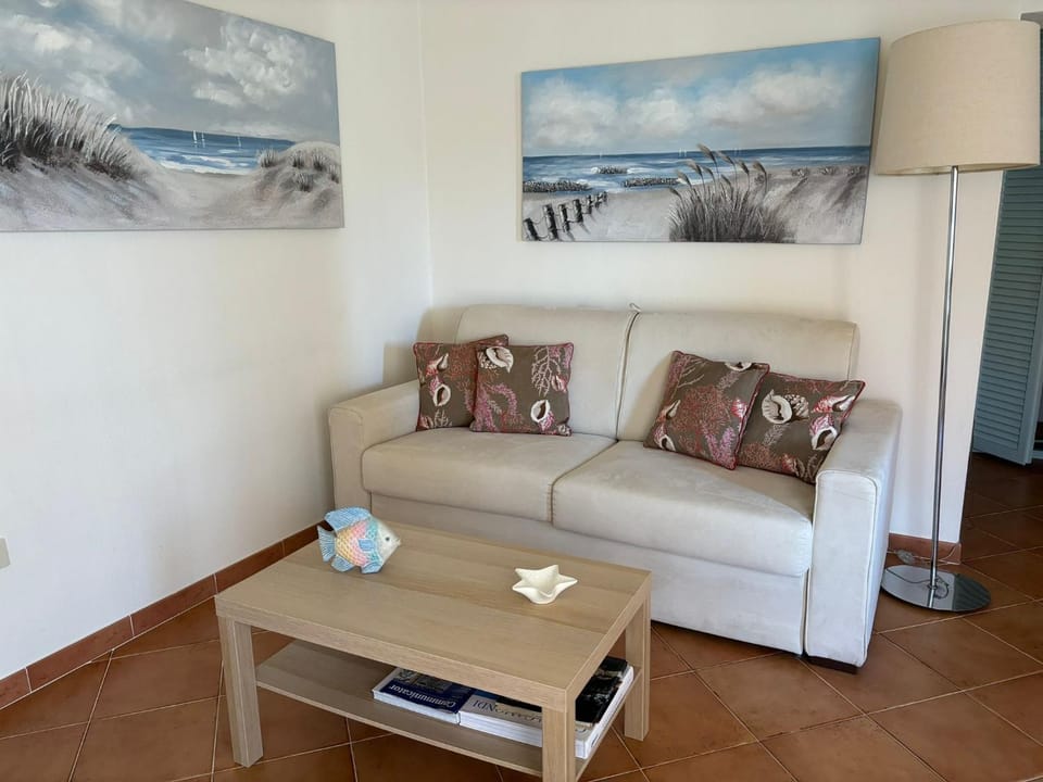 Living room, Lounge or bar, Seating area