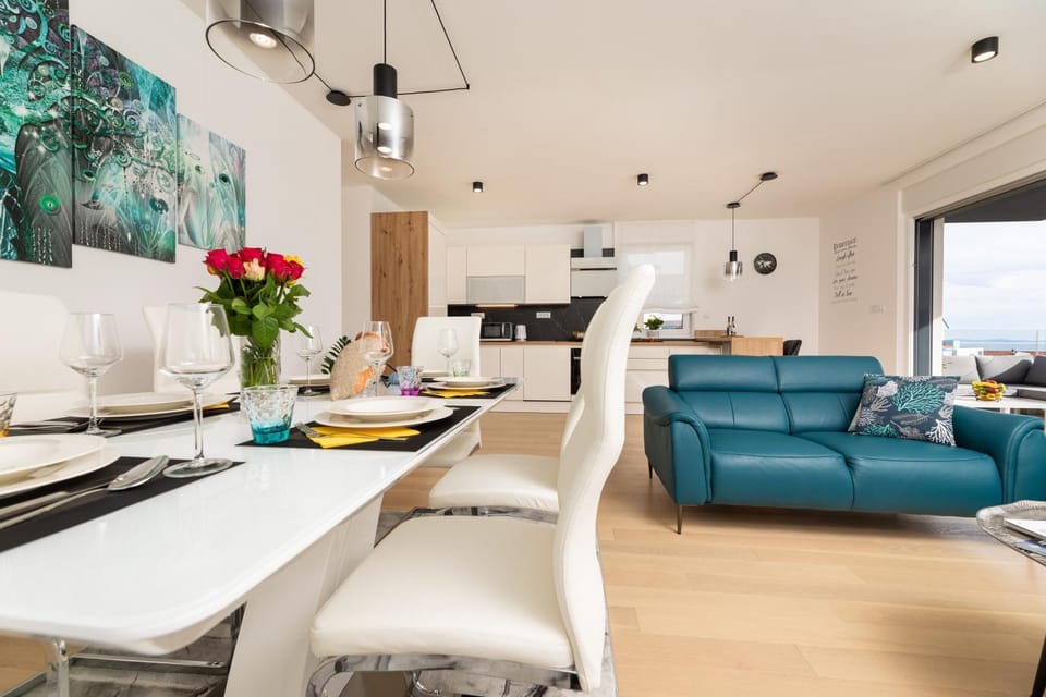 Living room, Seating area, Dining area