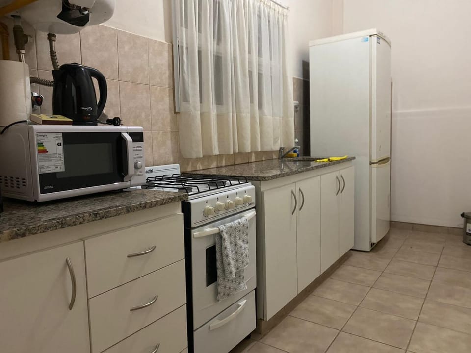 Kitchen or kitchenette, minibar, pet friendly, stove, toaster, kitchen