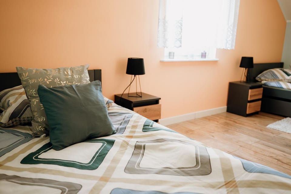 Bed, Photo of the whole room, Seating area, Bedroom, children, furniture