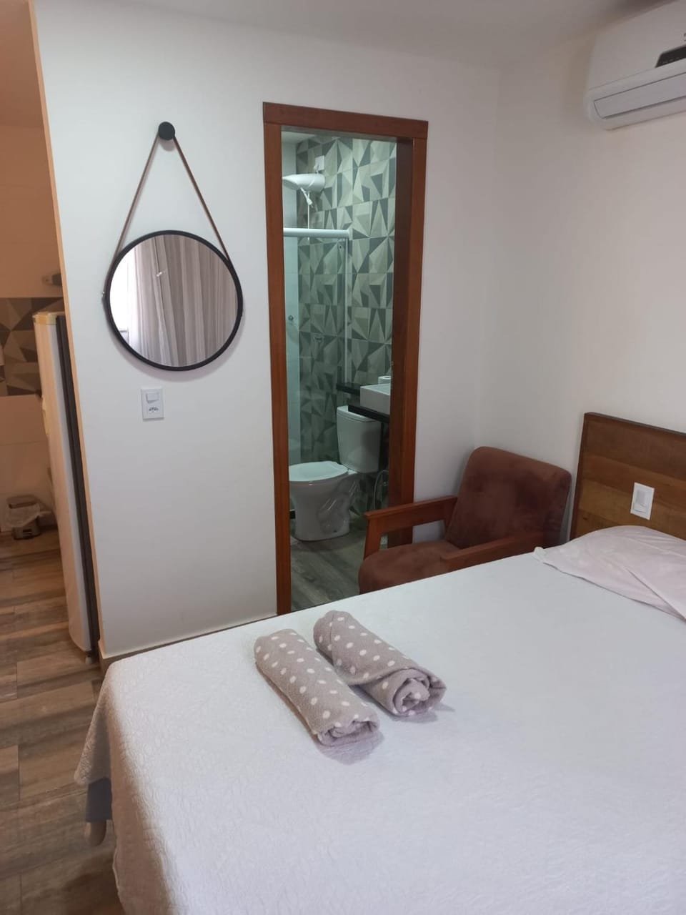 Bed, Bathroom, Photo of the whole room, Bedroom, air conditioner
