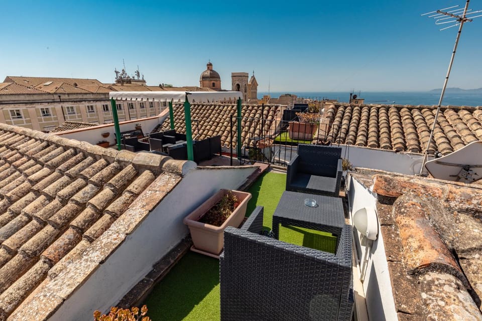 Balcony/Terrace, City view, Sea view, Street view