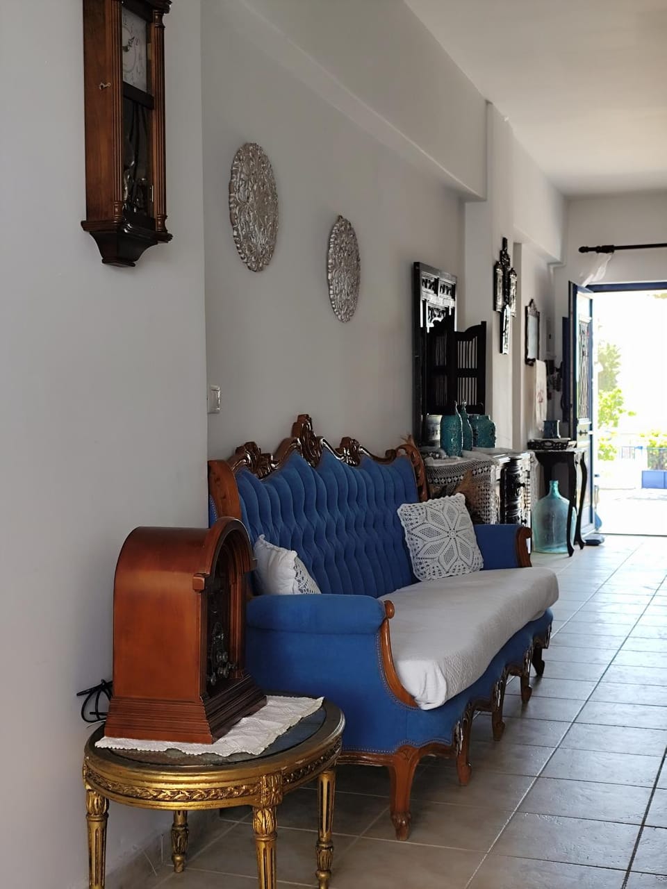Living room, Seating area