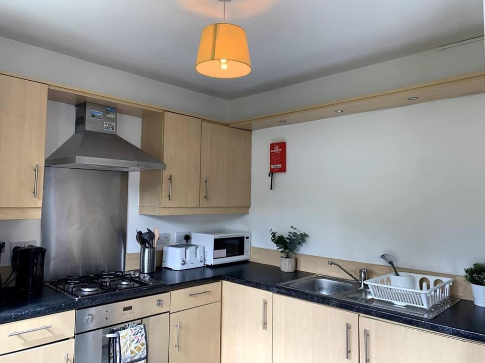 Modern 2 bedroom flat with free parking in Cambuslang, Glasgow Apartment in Glasgow