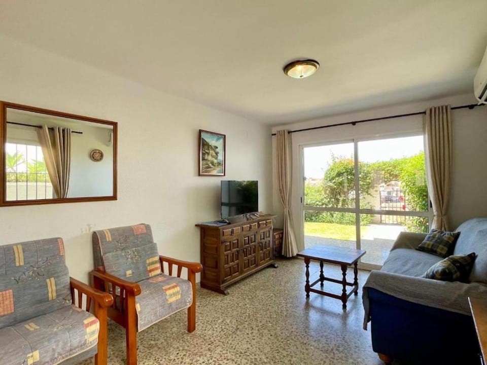 Communal lounge/ TV room, Living room