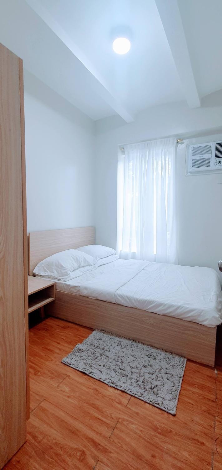 SCANDIA SUITES AT SOUTH FORBES Homey & Cozy 2-Bedroom Condo Apartment in Santa Rosa